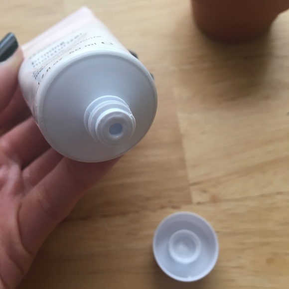 Glossier Priming Moisturizer - Picture 7 of 8